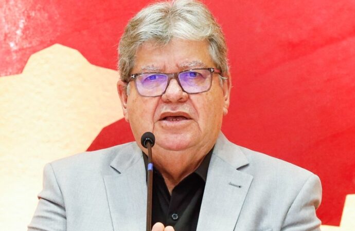 João Azevêdo anuncia divulgação de edital de concurso público para o Magistério com 2 mil vagas