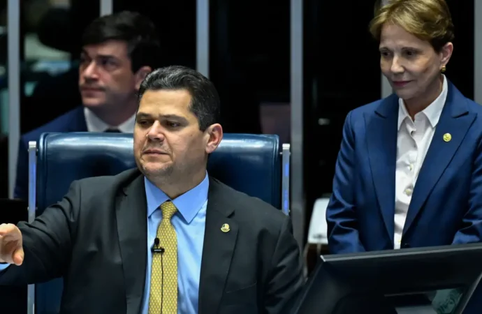 Senado aprova projeto que flexibiliza licenciamento ambiental; Nova lei pode acelerar exploração e desmatamento