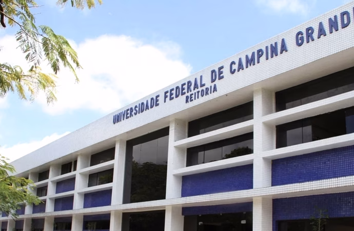 Oportunidade: UFCG abre concurso para professor substituto com 54 vagas e salários de até R$ 8 mil