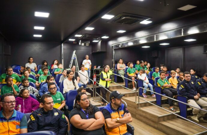 Projeto da PRF leva cultura e conscientização sobre trânsito ao Açude Velho