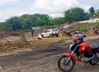 Cerca de 100 pessoas foram expulsas e tiveram casas demolidas em terreno no bairro do Tambor