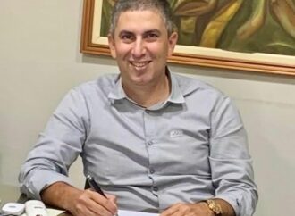 Médico paraibano socorre bebê engasgado durante voo para São Paulo