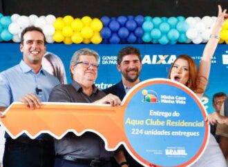 João Azevêdo entrega residencial e reforma da Ciretran em Campina Grande