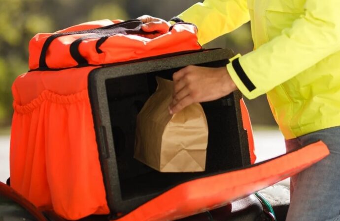 Nova lei na Paraíba proíbe aplicativos de delivery de exigir valor mínimo em pedidos