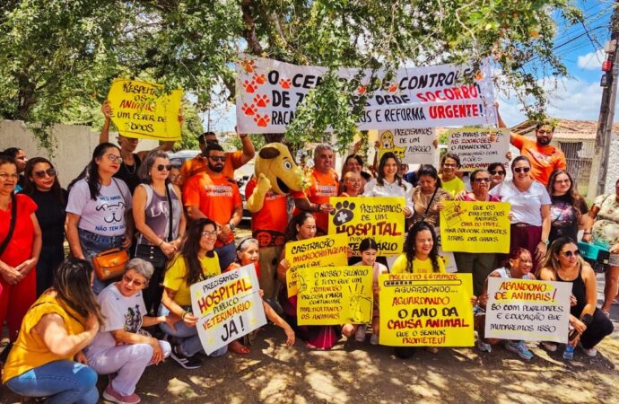 Vereadora Waléria Assunção participa de manifestação por melhorias no Centro de Zoonoses de Campina Grande