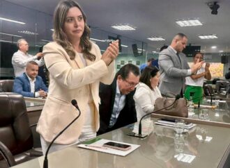 Waléria Assunção assina CPI e afirma: “É a única forma de esclarecer o caos instalado na saúde de Campina”