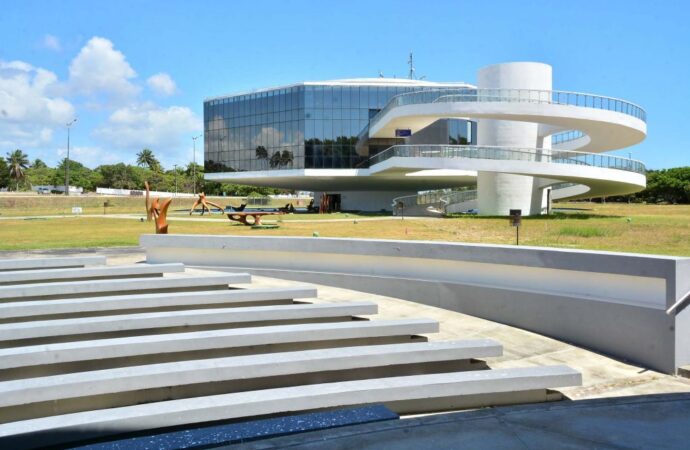 Estação Cabo Branco abre exposição em homenagem à artista paraibana Nadja Anjos