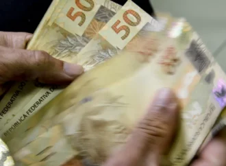 Governo propõe salário mínimo de R$ 1.717 em 2027