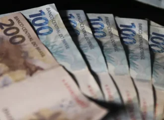 Governo propõe salário mínimo de R$ 1.717 em 2027