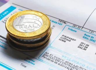 Conta de energia permanece sem cobrança adicional em fevereiro, confirma Aneel