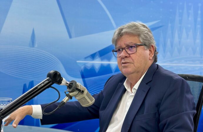 João Azevêdo diz que declaração de Bruno Farias foi ofensiva: “Isso é etarismo”