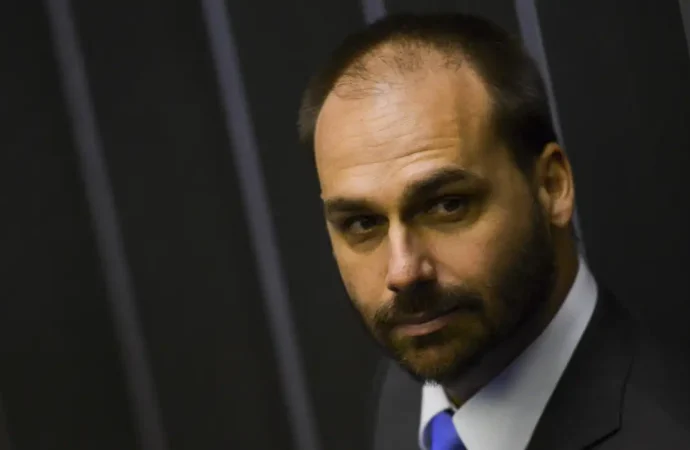 Defensoria pede adiamento de julgamento de Eduardo Bolsonaro no STF