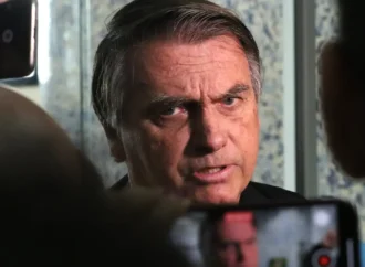 Moraes manda Exército destruir arsenal de Bolsonaro