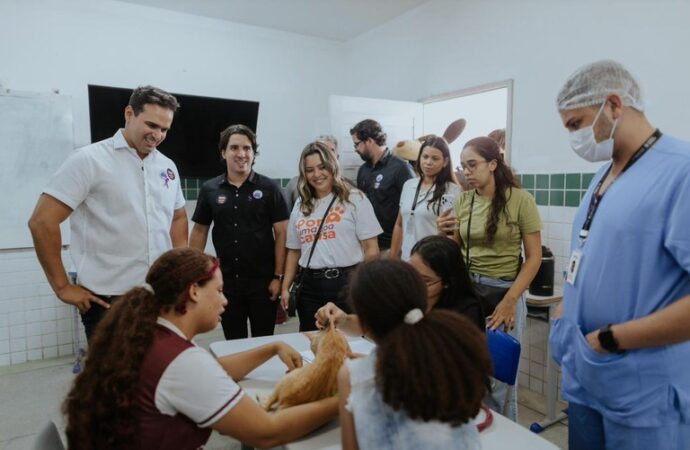 Lucas Ribeiro participa de Dia D de Cuidados ao Pet Idoso e garante ampliação de atendimentos veterinários