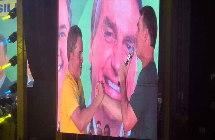Com Flávio Bolsonaro, Efraim é oficializado no PL para disputa ao governo da Paraíba: VEJA FOTOS
