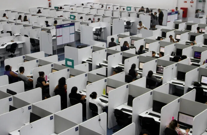 Mil vagas para atendente de call center são oferecidas a egressos da rede estadual da PB