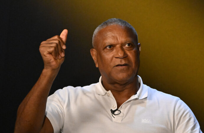 Ídolo do Vasco, Mazinho revela que filhos Thiago e Rafinha viraram torcedores do Flamengo