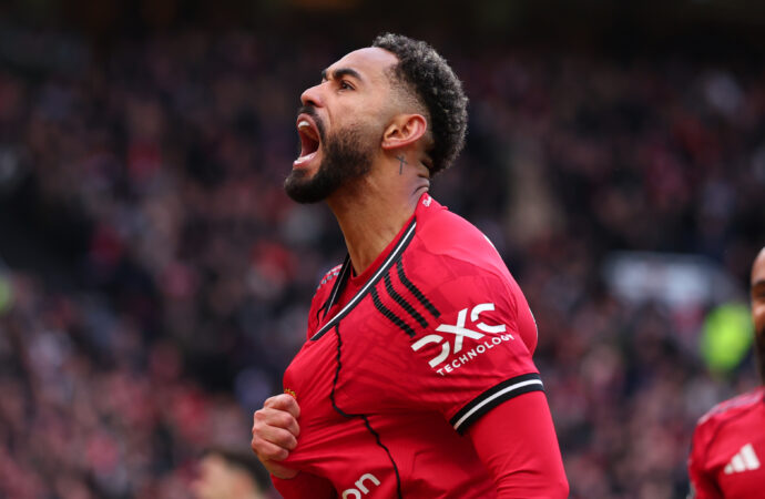 Matheus Cunha celebra boa fase no Manchester United e mira Copa do Mundo com a Seleção Brasileira
