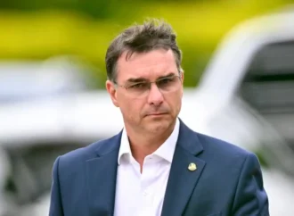 ‘Neymar é craque’, diz Flávio Bolsonaro em resposta a comentário de Lula