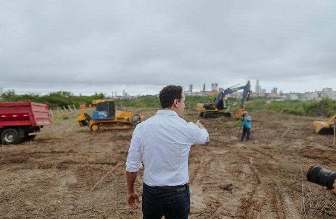 Vice-governador Lucas Ribeiro acompanha avanço das obras da Floriano Peixoto