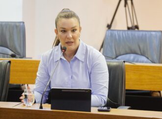 Assembleia aprova projeto de Camila Toscano que reforça segurança nas escolas da Paraíba