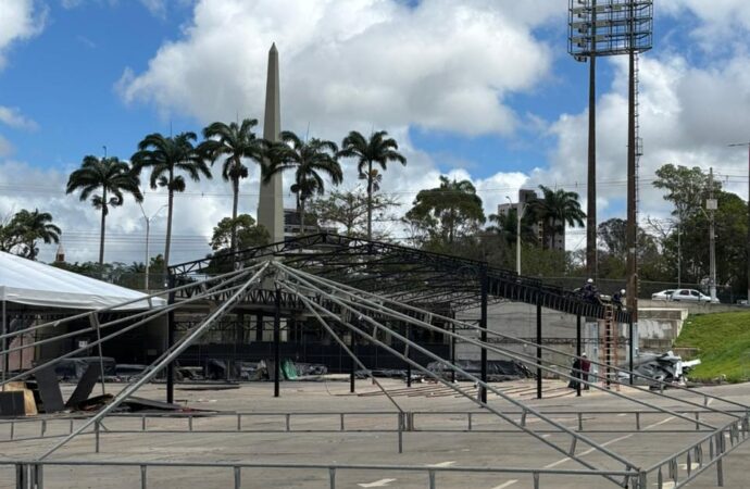 Montagem da estrutura d’O Maior São João do Mundo 2026 é iniciada