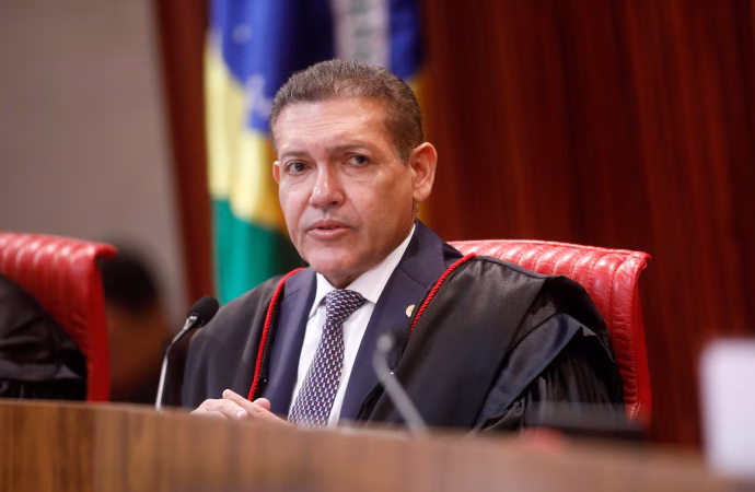 Nunes Marques toma posse como presidente do TSE em 12 de maio; Mendonça será vice
