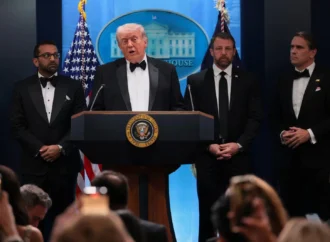 Trump diz que suspeito de atirar durante jantar vivia na Califórnia e parecia ‘lobo solitário’