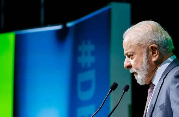 Lula fala em reciprocidade após EUA expulsarem delegado por ligação com prisão de Ramagem