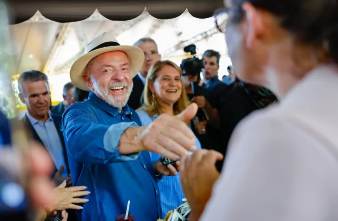 Lula diz que dará um pé de jabuticaba a Trump para ‘acalmá-lo’