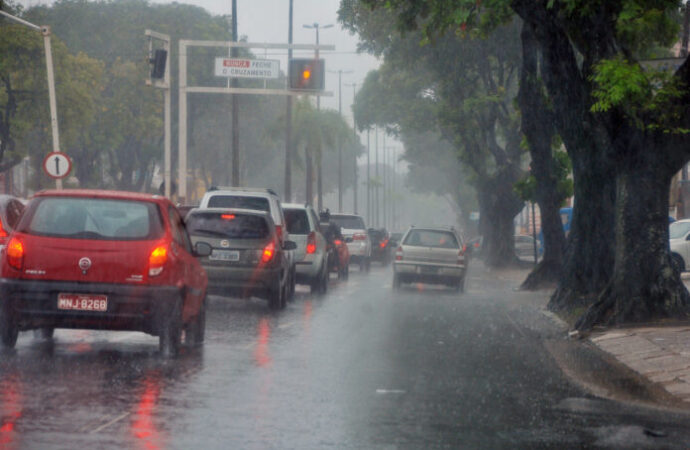 Aesa-PB e Inmet emitem alerta de chuvas intensas na Paraíba