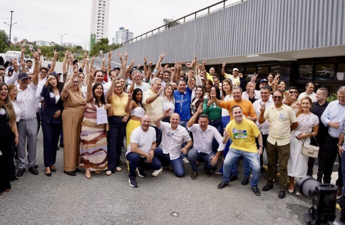 Com foco em nominatas, Efraim filia no PL vereadores de Campina Grande e presidente da FAEPA