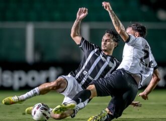 Falha do goleiro e expulsão pesam, e Botafogo-PB perde para o Figueirense