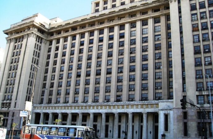 Quadro de funcionários das prefeituras tem crescimento acentuado