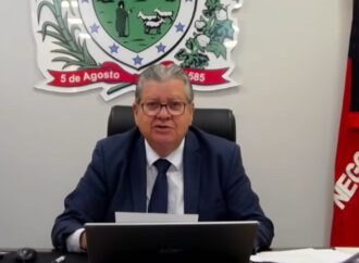 Renúncia de João Azevêdo antes do prazo relembra saída de Ronaldo Cunha Lima em 1994