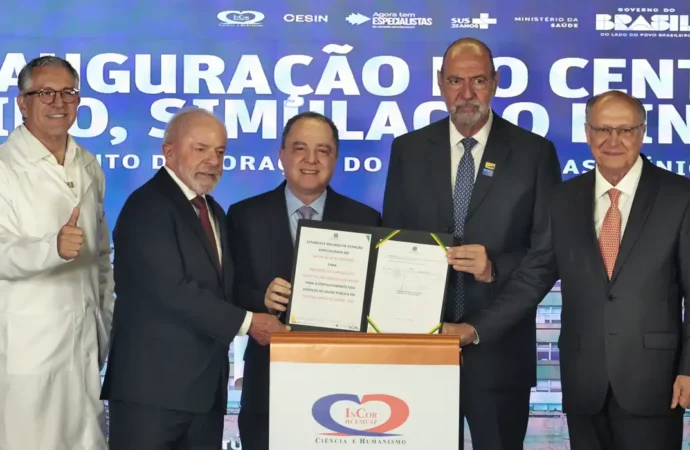 Lula sanciona lei do marco regulatório da vacina contra o câncer