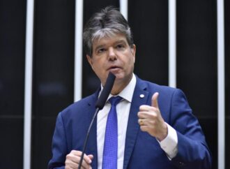 Câmara aprova urgência para projeto de Ruy que combate vício em apostas online
