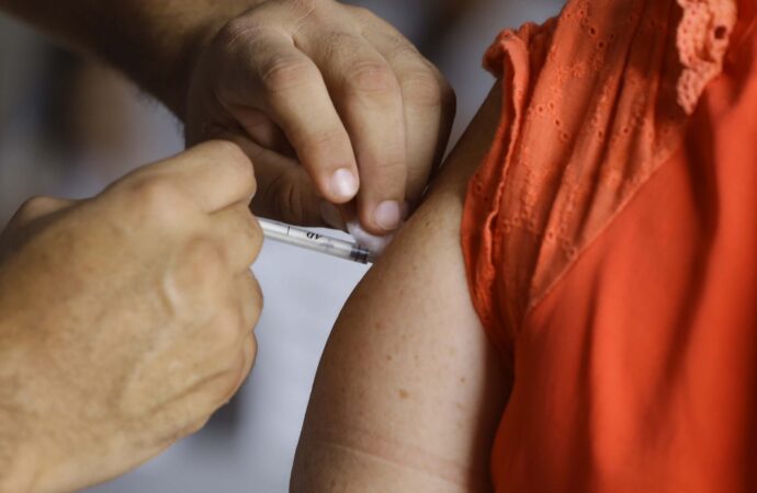 Prefeitura de João Pessoa orienta sobre vacinação contra o HPV e inclui novo grupo prioritário para prevenção