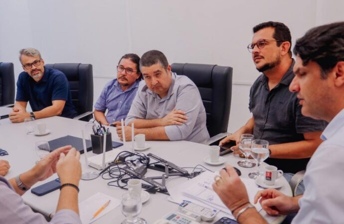 Prefeitura de João Pessoa cria força-tarefa “Limpa Bairro” após reunião com setor de limpeza