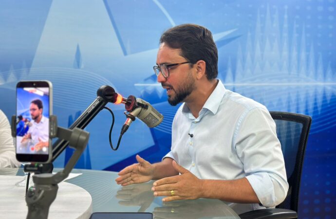 Tibério Limeira explica saída de Léo Bezerra da presidência municipal do PSB