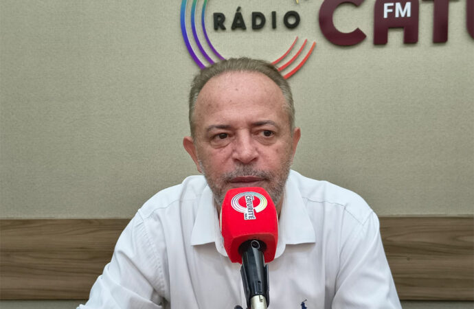 Secretário estadual critica saída de Jhony do PSB, cita Cícero e defende reeleição de Lucas