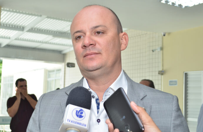 Cabo Gilberto comemora classificação do PCC e do Comando Vermelho como organizações terroristas pelos EUA