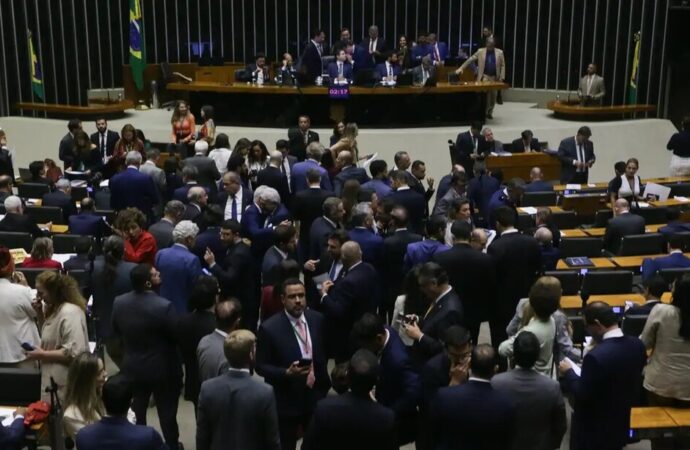 Presidência da Câmara pode estar ligada ao desvio de emendas