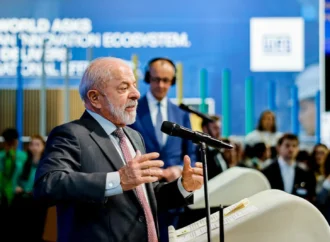 Lula critica decisões unilaterais e diz que mundo ‘não pode ser dirigido por mentiras’