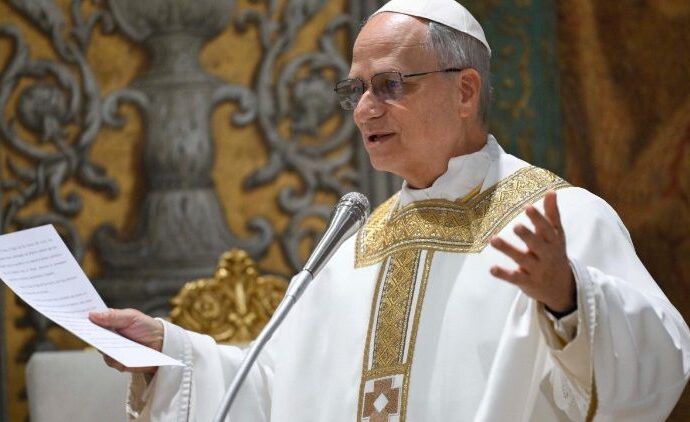 VÍDEO: Papa Leão XIV deseja “Feliz Páscoa” em português e pede paz mundial no Vaticano