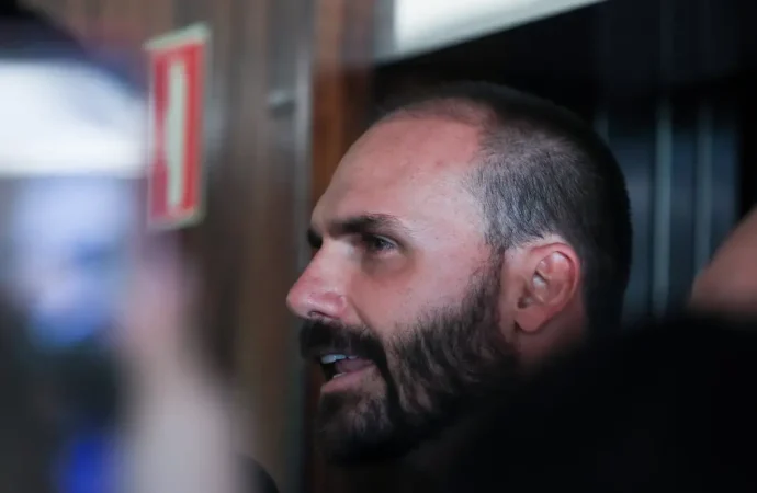 STF inicia sessão que vai decidir se Eduardo Bolsonaro será condenado