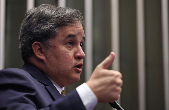 Cúpula do PL na Paraíba viaja e vai definir vice e 2º voto para o Senado