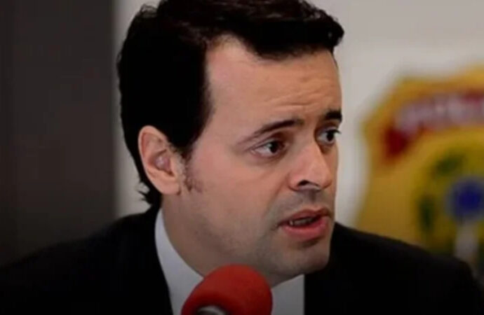 EUA expulsam delegado da PF que ajudou ICE a prender Ramagem