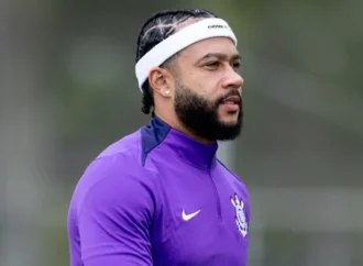 Após post polêmico, Memphis afirma: “Minha prioridade é o Corinthians”