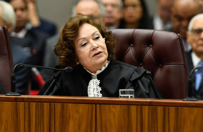 Ministra do STJ protesta contra “solidão” decorrente das sessões remotas